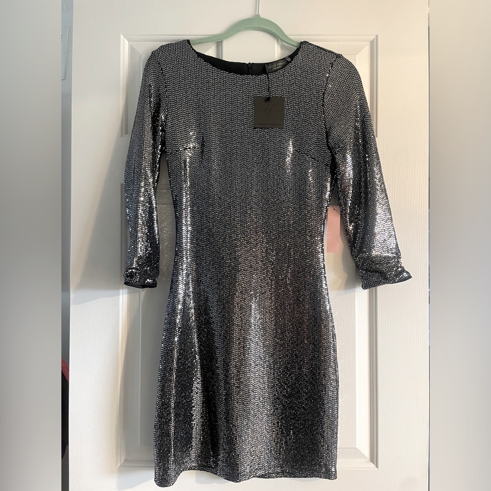NWT Dress Forum metallic silver and black dress!